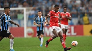 Dupla Gre-Nal acredita que futebol não voltará antes do final de maio