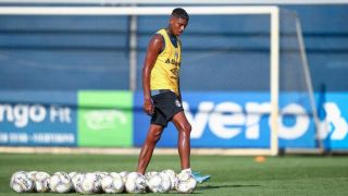 Após liberação em decreto, Grêmio confirma retorno a treinos na segunda-feira