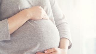 Procuradoria informa ao Supremo ser a favor de licença-maternidade para companheira de mulher grávida