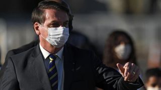 "Todos os ministros têm que estar afinados comigo", diz Bolsonaro