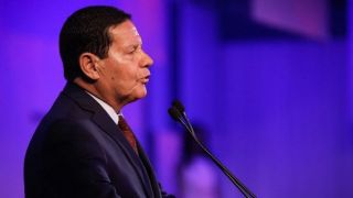 "É necessário buscar equilíbrio entre retomada econômica e conter doença", diz Mourão