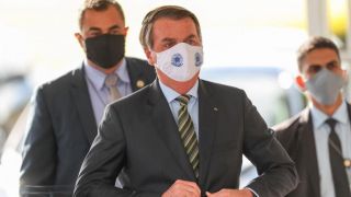 "Nenhum ministro saiu por corrupção", diz Bolsonaro a apoiadores