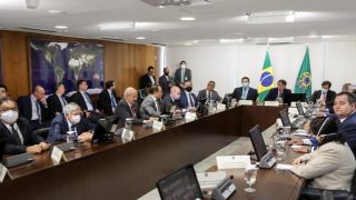 Medidas de isolamento ficam de fora de discussões entre Bolsonaro e governadores