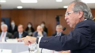 Paulo Guedes defende a venda do Banco do Brasil