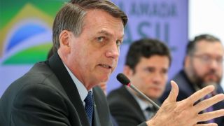 Bolsonaro publica trecho de vídeo de reunião e reforça ideia de armar população