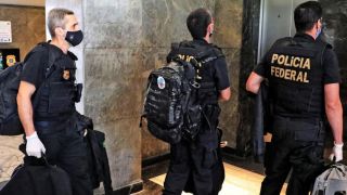 PF apreende documentos, HDs e celulares em operação contra Witzel