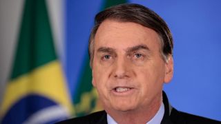 Bolsonaro aprova ajuda aos Estados com veto a reajuste de servidores