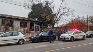 Homem faz criança refém dentro de casa em Passo Fundo