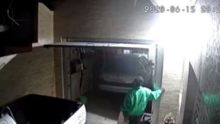 Assaltante é flagrada por câmeras de segurança em Camaquã 