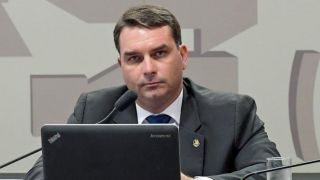 Flávio Bolsonaro diz que "a verdade prevalecerá"