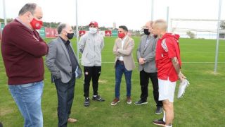 Secretário de Esportes elogia estrutura e protocolos de treinos do Inter