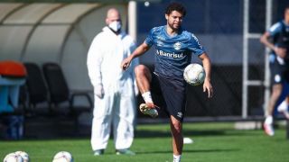 Após liberação pelo governo do Estado, Grêmio realiza treino físico e técnico no CT