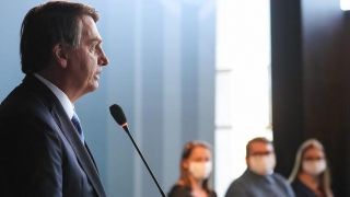 Aprovação de Bolsonaro fica estável após prisão de Fabrício Queiroz, indica Datafolha