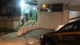 Casa de Anderson, ex-jogador de Inter e Grêmio, é alvo de busca e apreensão em operação do MP