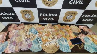 Traficante é flagrado com R$ 20 mil em dinheiro e tenta subornar policiais civis em Sapucaia do Sul