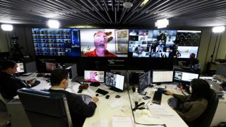 Senado aprova polêmica lei contra fake news