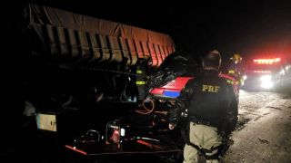 Acidente entre caminhões e carro causa três mortes na BR-158, em Cruz Alta