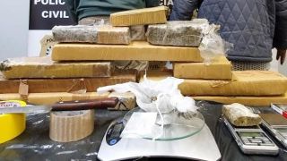 Dez quilos de maconha são apreendidos em oficina mecânica de Porto Alegre