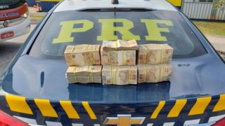PRF prendeu homem com R$ 280 mil em meias e cuecas em Pelotas