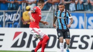 Dupla Gre-Nal faz clássico sem torcida cem dias depois da parada pela pandemia