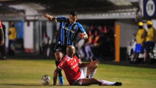 Jean Pyerre marca, e Grêmio bate o Inter no Gre-Nal da pandemia