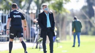 Renato vê "falta de tranquilidade" do Grêmio na hora de finalizar