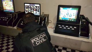 Polícia cumpre 44 mandados contra grupo que lavava dinheiro com a exploração de jogos de azar em Taquara