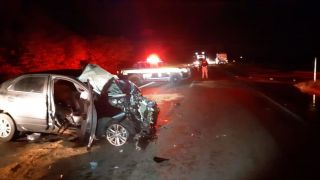 Homem morre e filhos ficam gravemente feridos em acidente na BR-290, em Eldorado do Sul