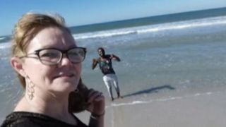 Policiais são indiciados por crime militar em ação que feriu angolano e causou morte de mulher em Gravataí