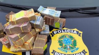 Mulher flagrada pela PRF com R$ 74 mil na BR 116, em Pelotas, já foi presa com drogas